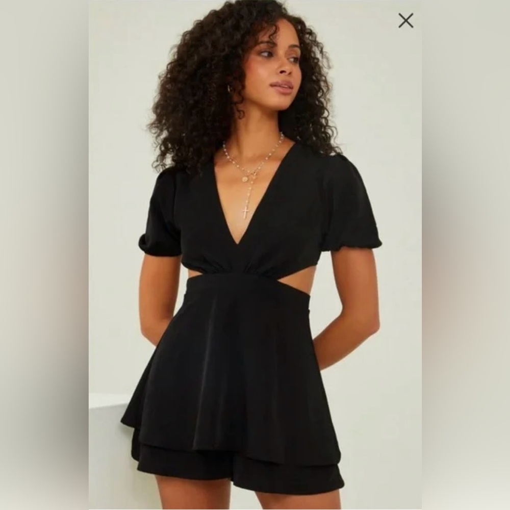 Altard State Medium Black Cleo Lace Up Romper Short Sleeve V-neck Mini